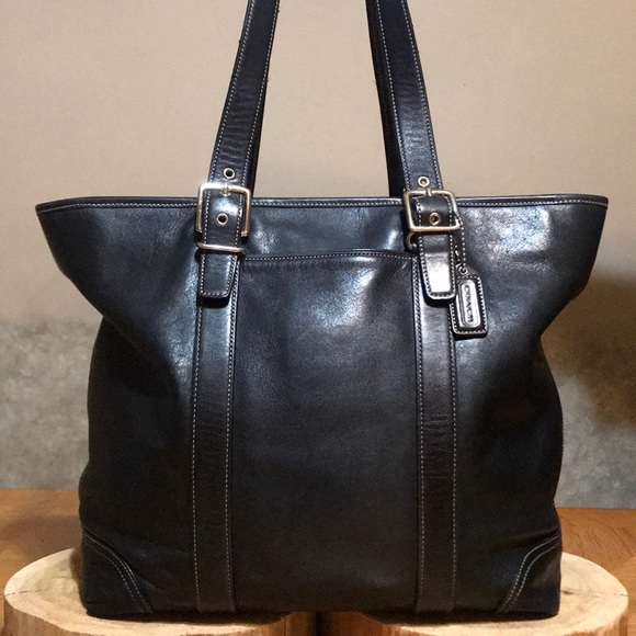 Coach Handbags - COACH Vintage XL Hampton Leather Tote